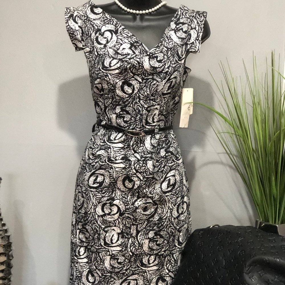 BLACK PRINTED HALO CASUAL DRESS W/CAP SLEEVE